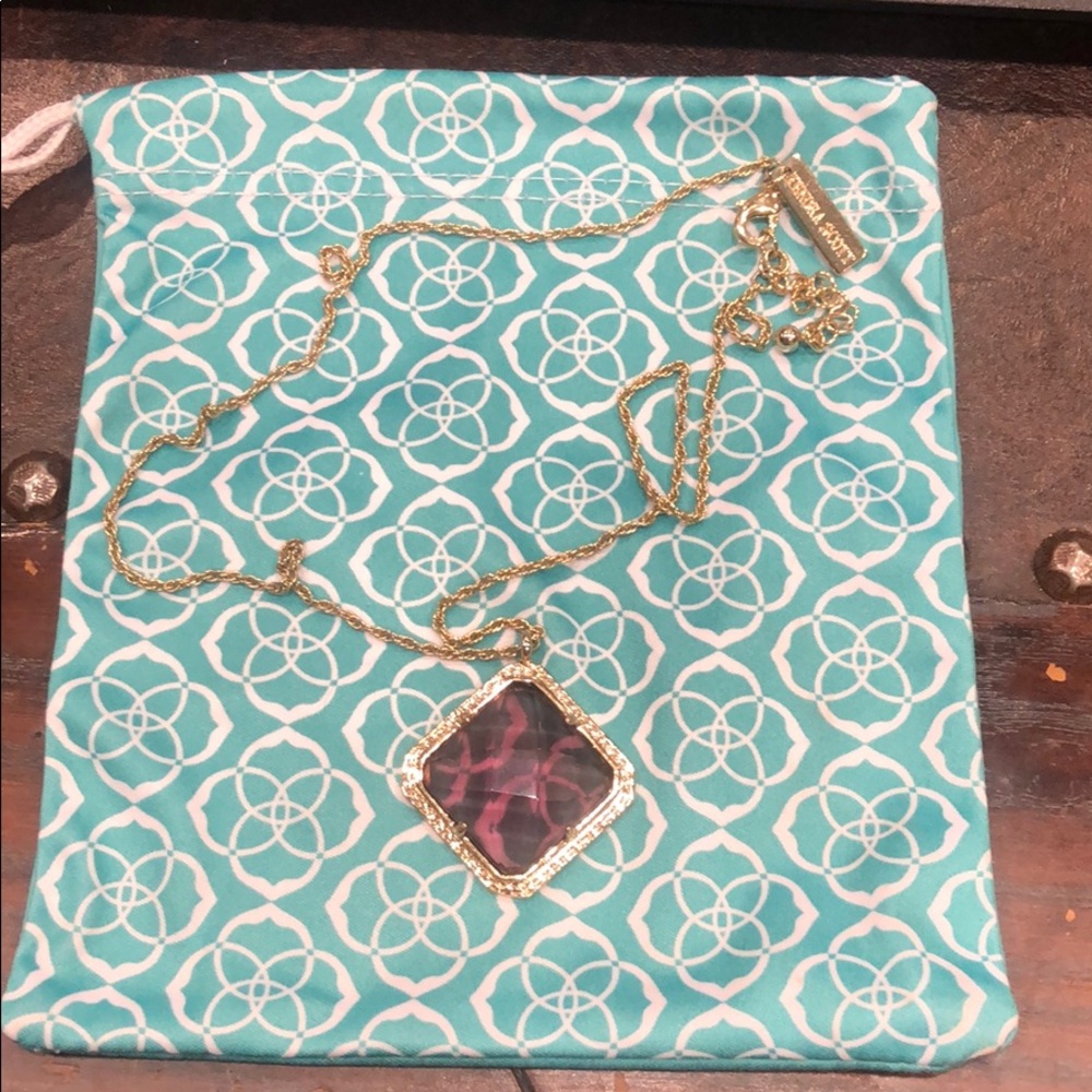 Kendra Scott Rose Quartz necklace